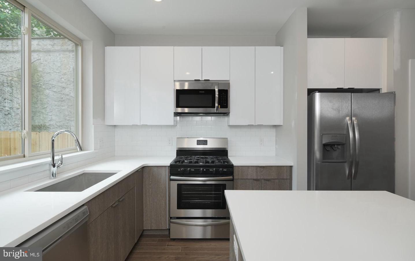 2209 Cross St Property Photo 12