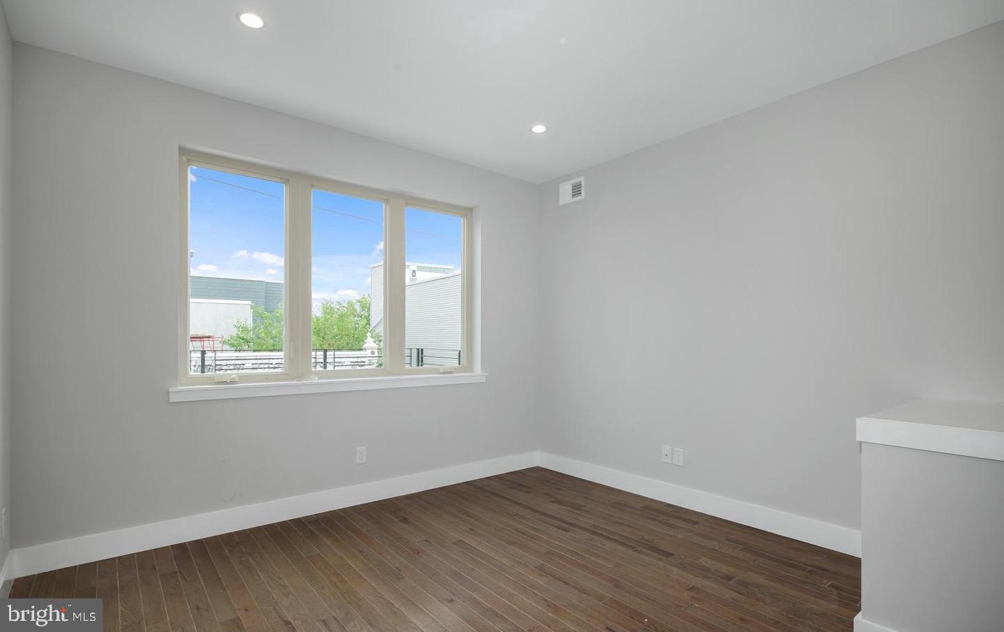 2209 Cross St Property Photo 17