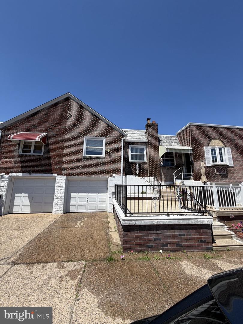 4304 Bennington St Property Photo 2