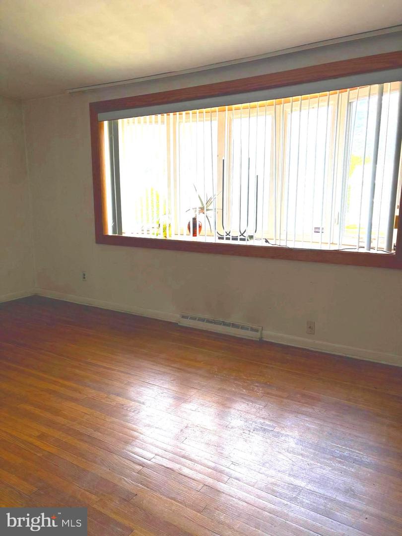 6410 Boyer St Property Photo 10