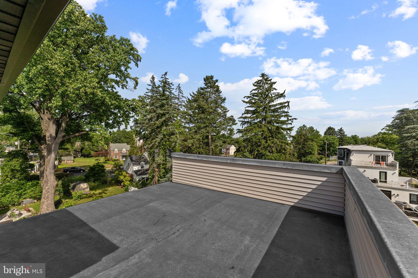 469 Aurania St Property Photo 8