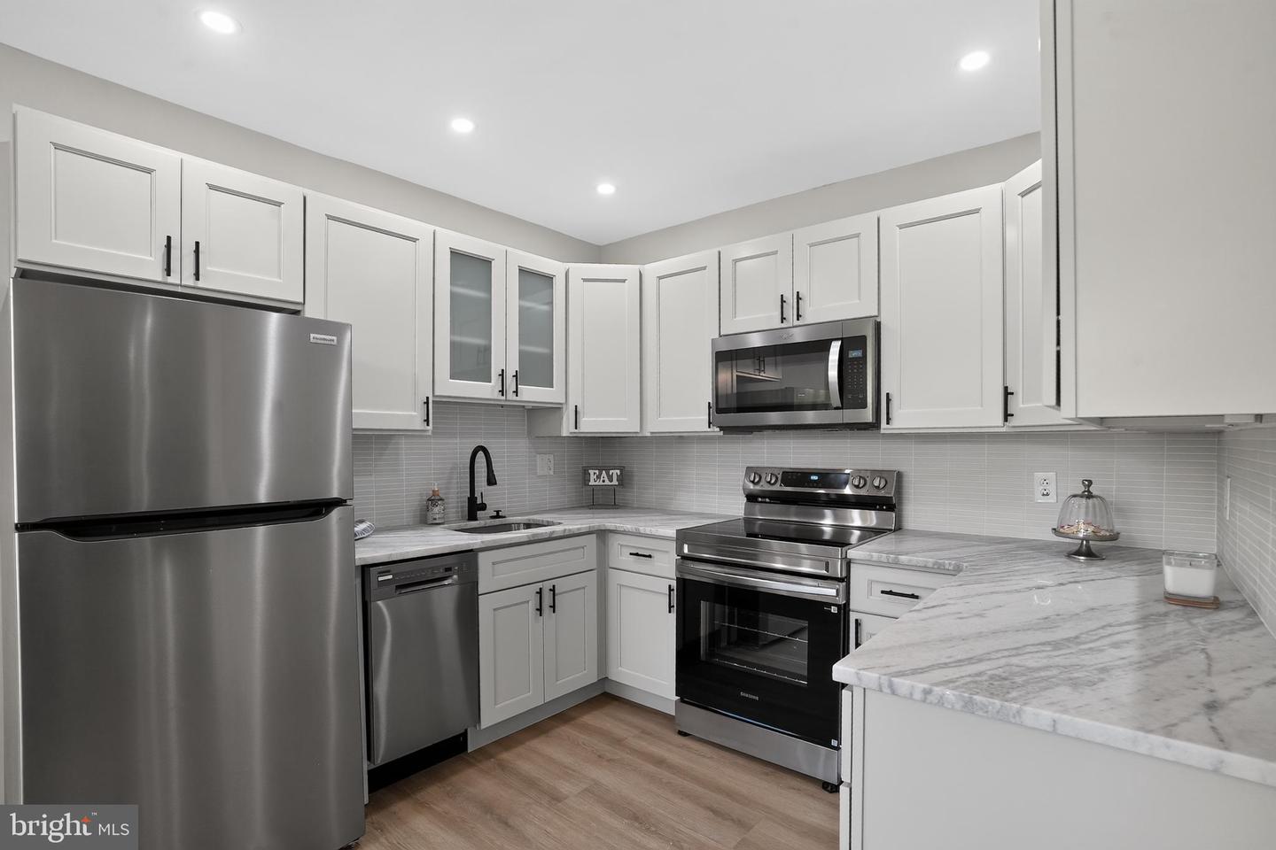 4637 Pine St #d410 Property Photo 10