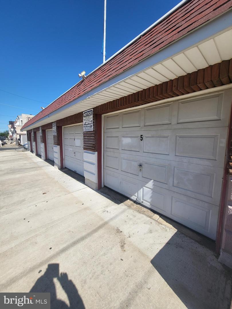 449-57 E Ontario St Property Photo 16