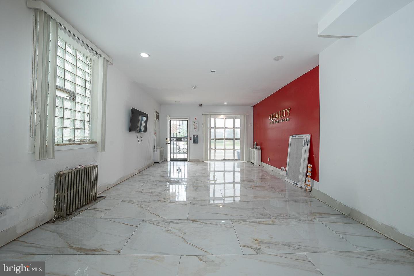 8004 Frankford Ave Property Photo 2
