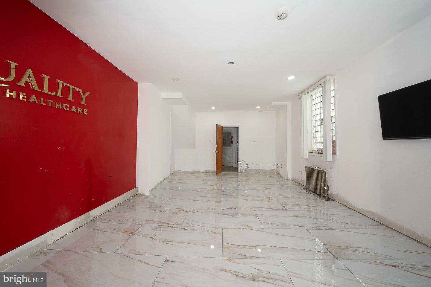 8004 Frankford Ave Property Photo 3