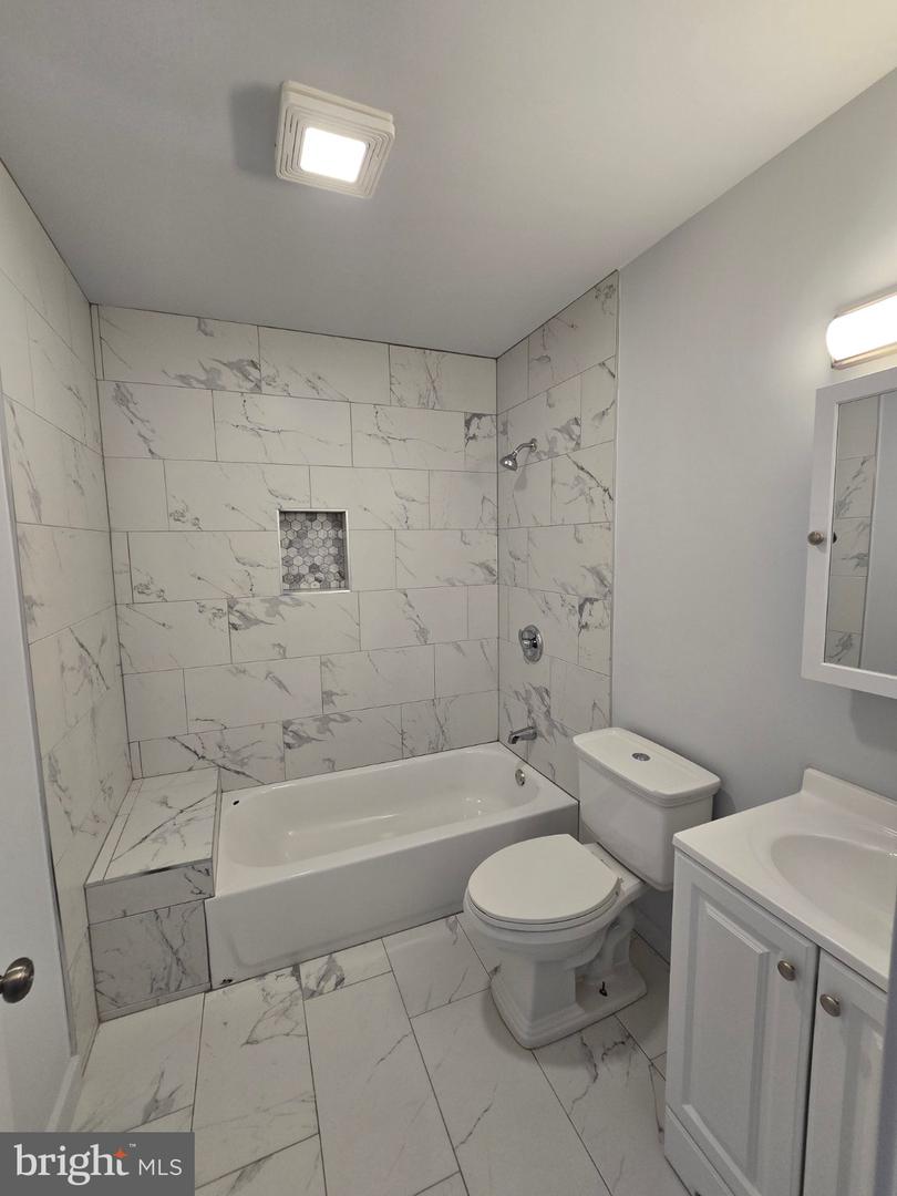 2161 W GRANGE AVE Property Photo 1