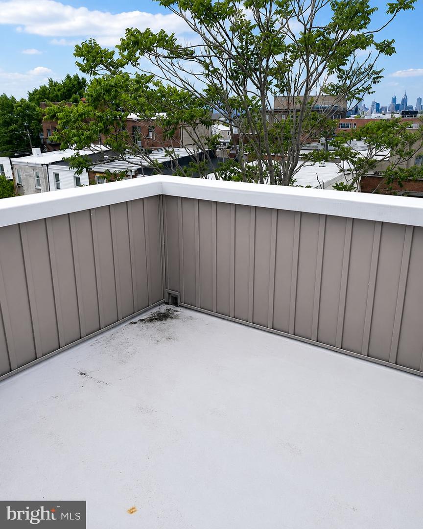 1906 E Harold St Property Photo 25
