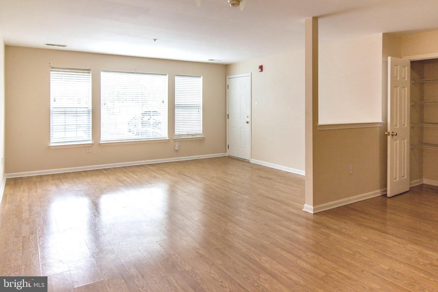 9228-38 BLUE GRASS RD #37 Property Photo 1
