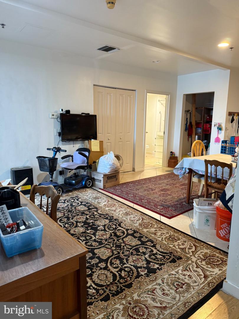 1100 Vine St #p104 Property Photo 5