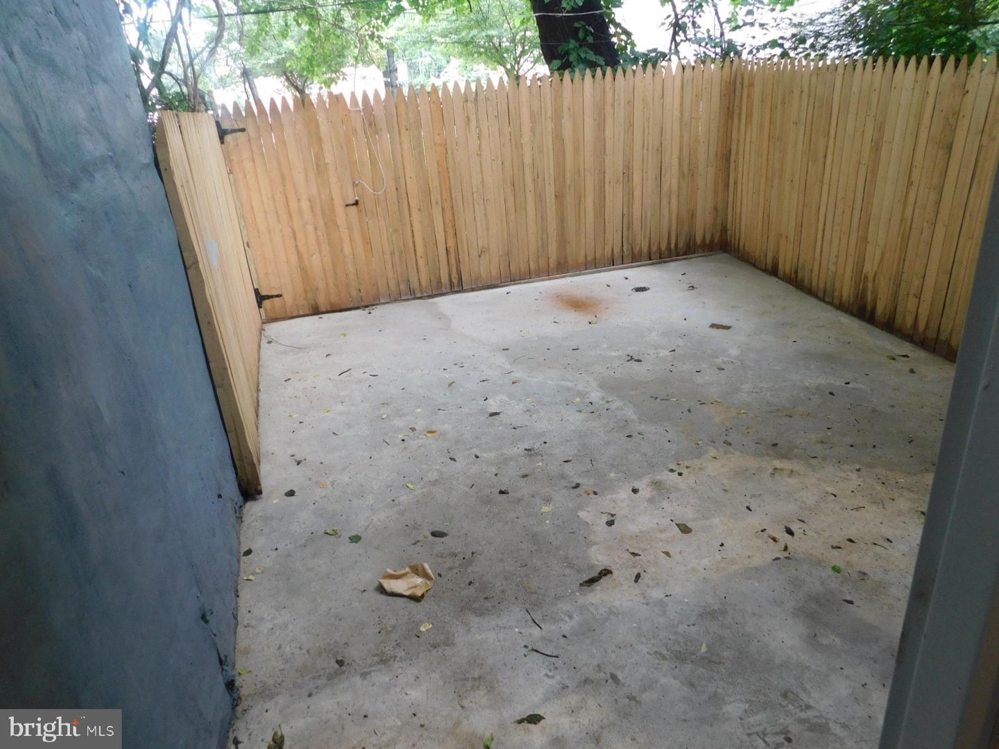 2120 N Dover St Property Photo 5