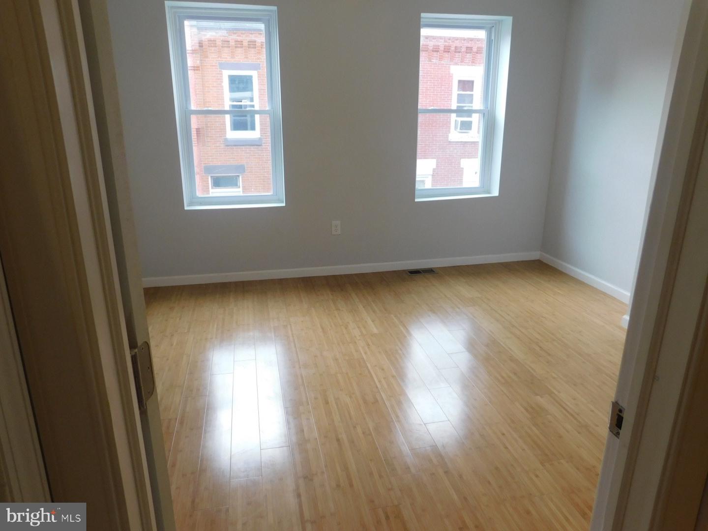 2120 N Dover St Property Photo 12