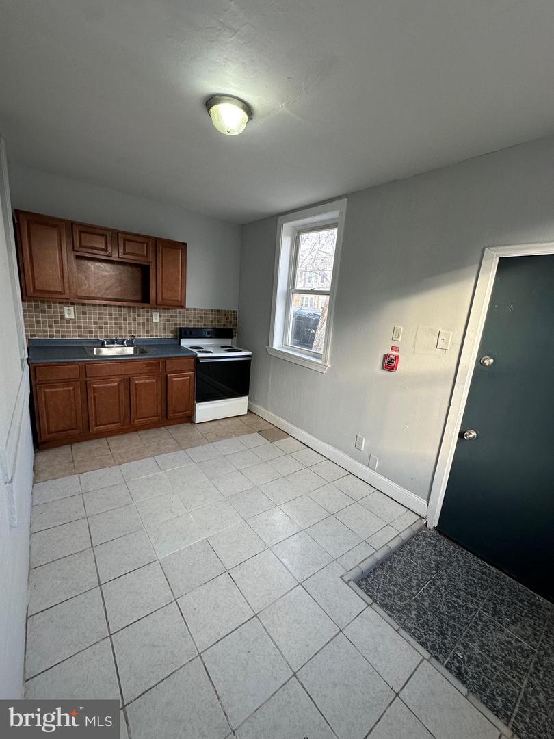 5900 Pine St Property Photo 1