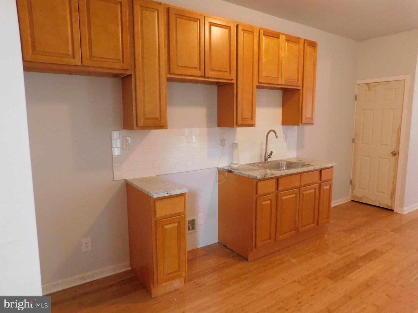 2238 W Master St Property Photo 4