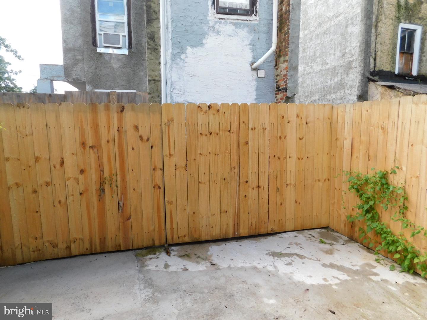 2238 W Master St Property Photo 6