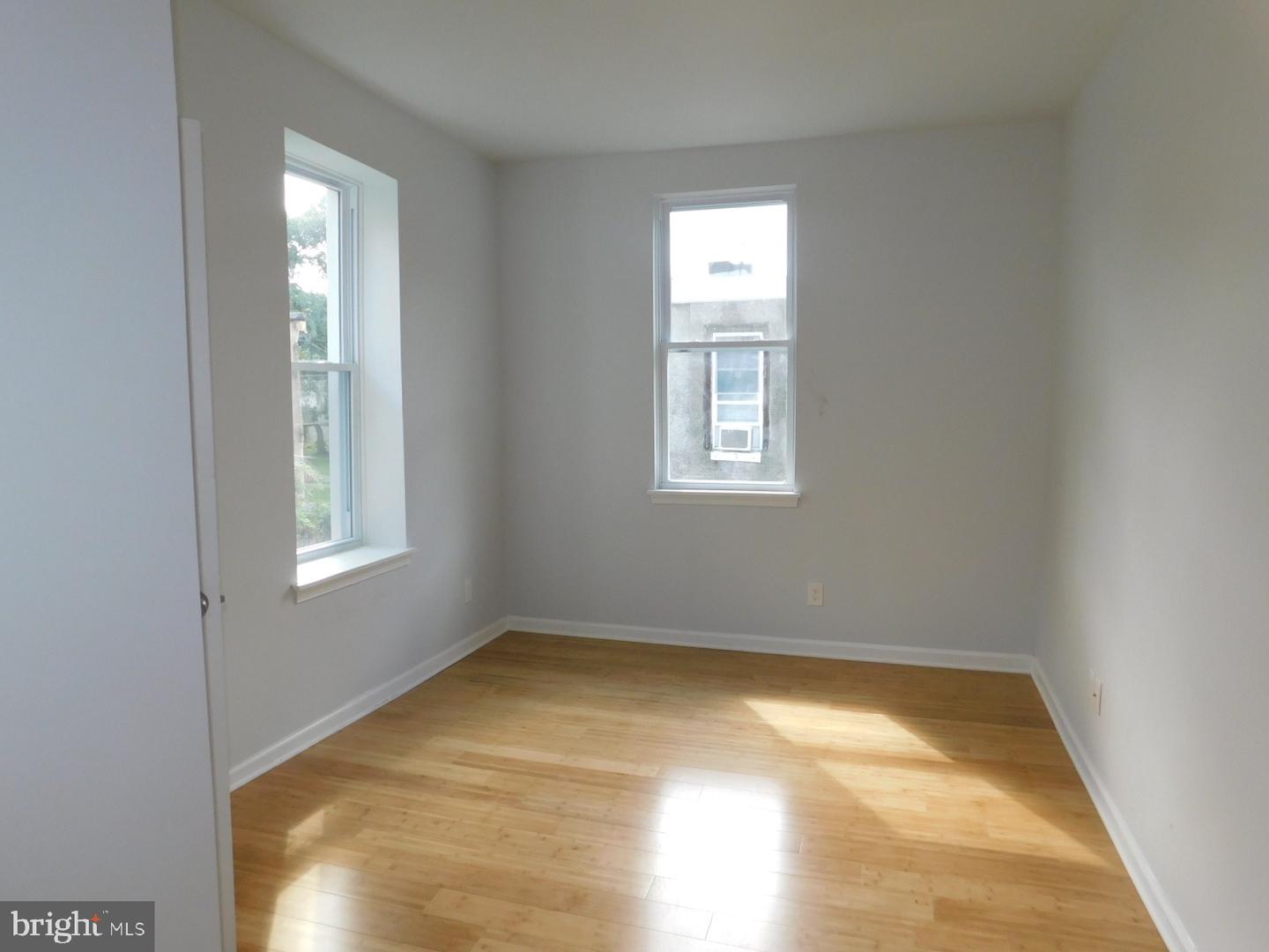 2238 W Master St Property Photo 8