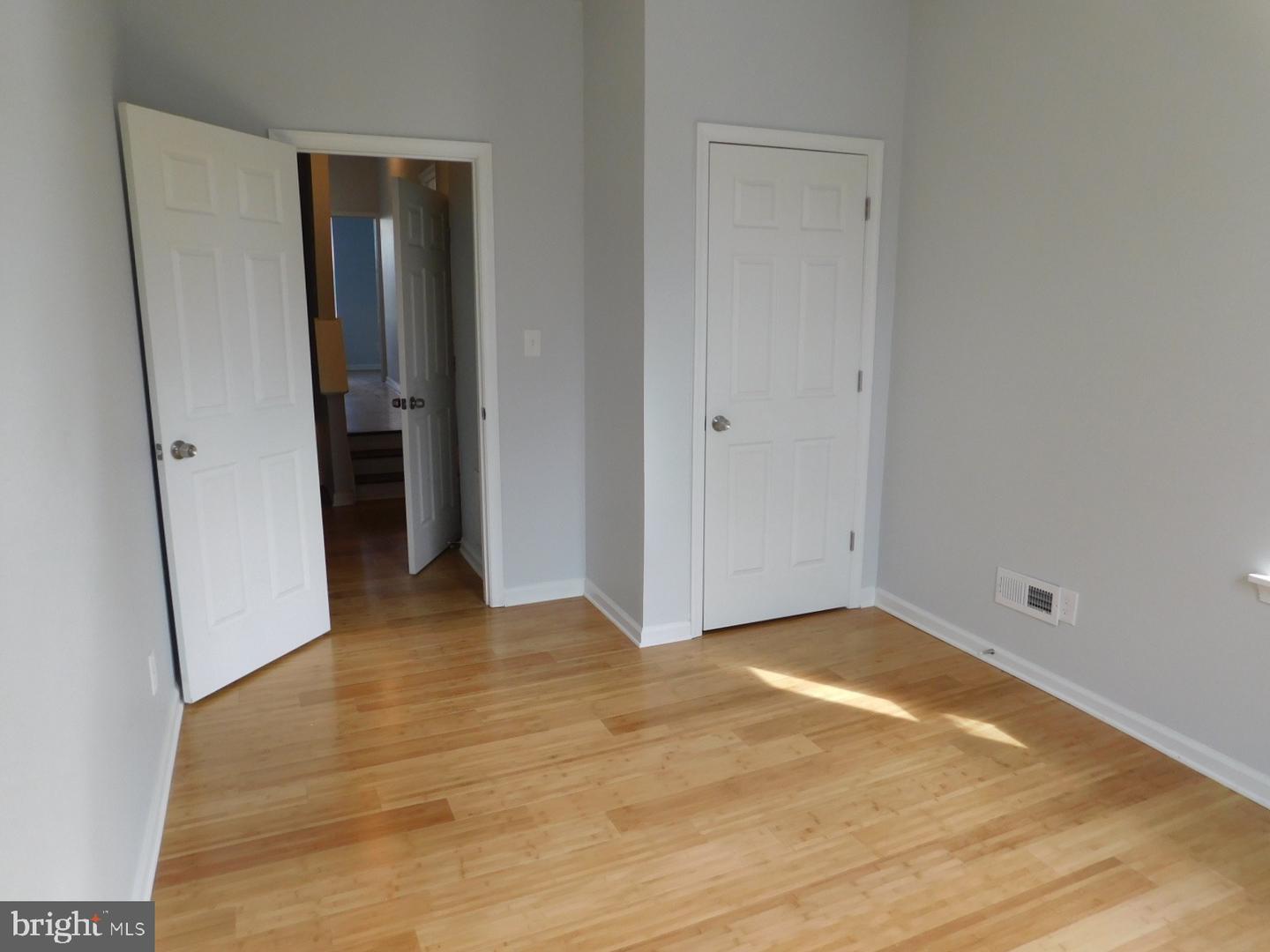 2238 W Master St Property Photo 9