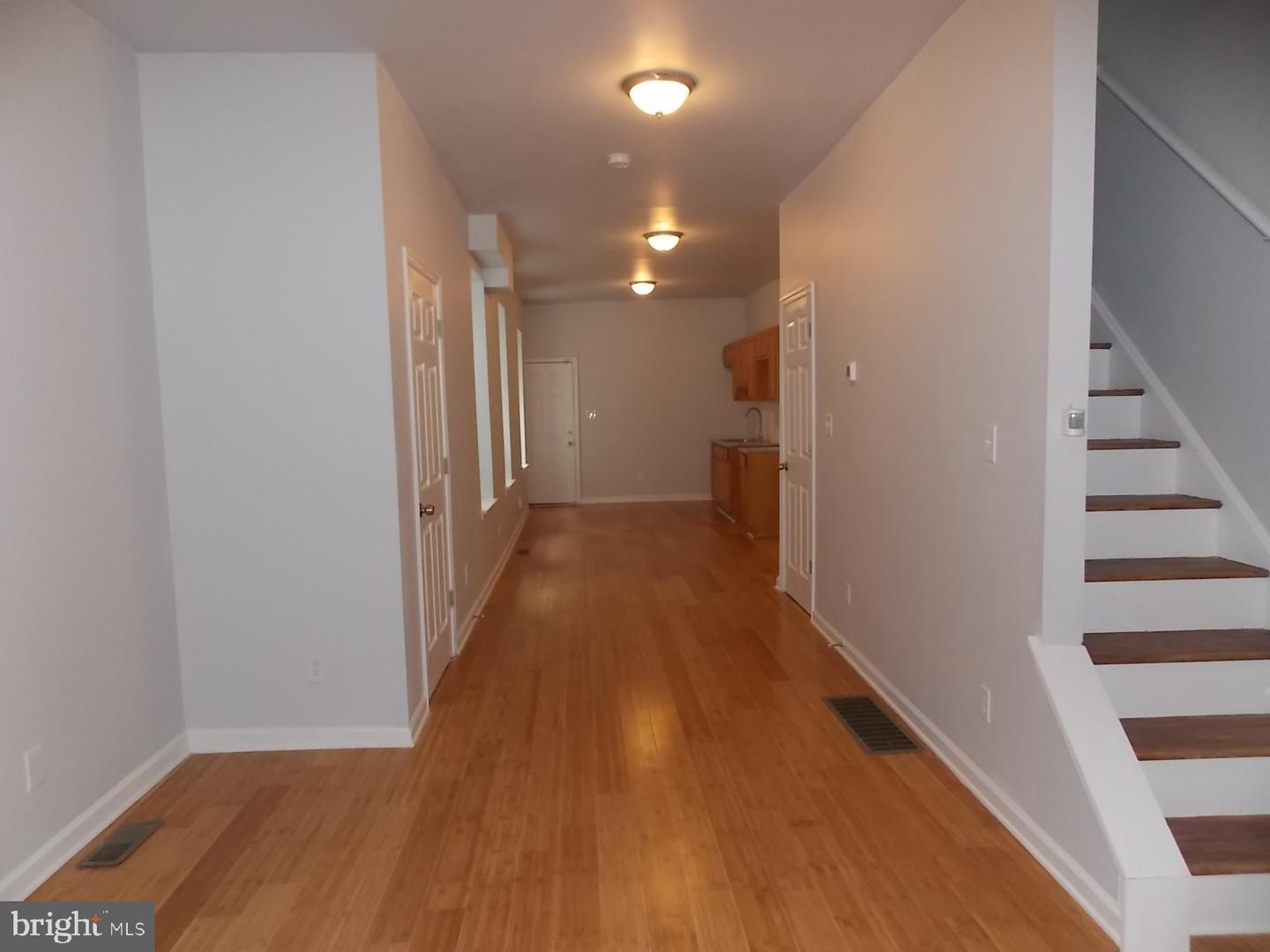 2417 Arlington St Property Photo 2