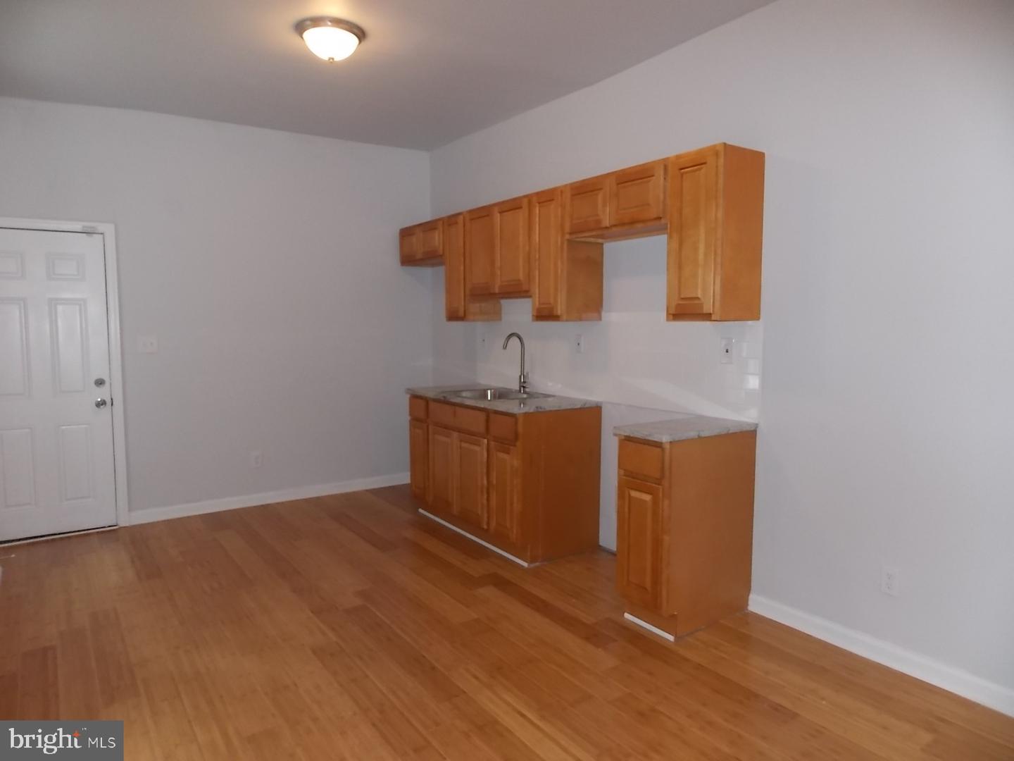 2417 Arlington St Property Photo 5