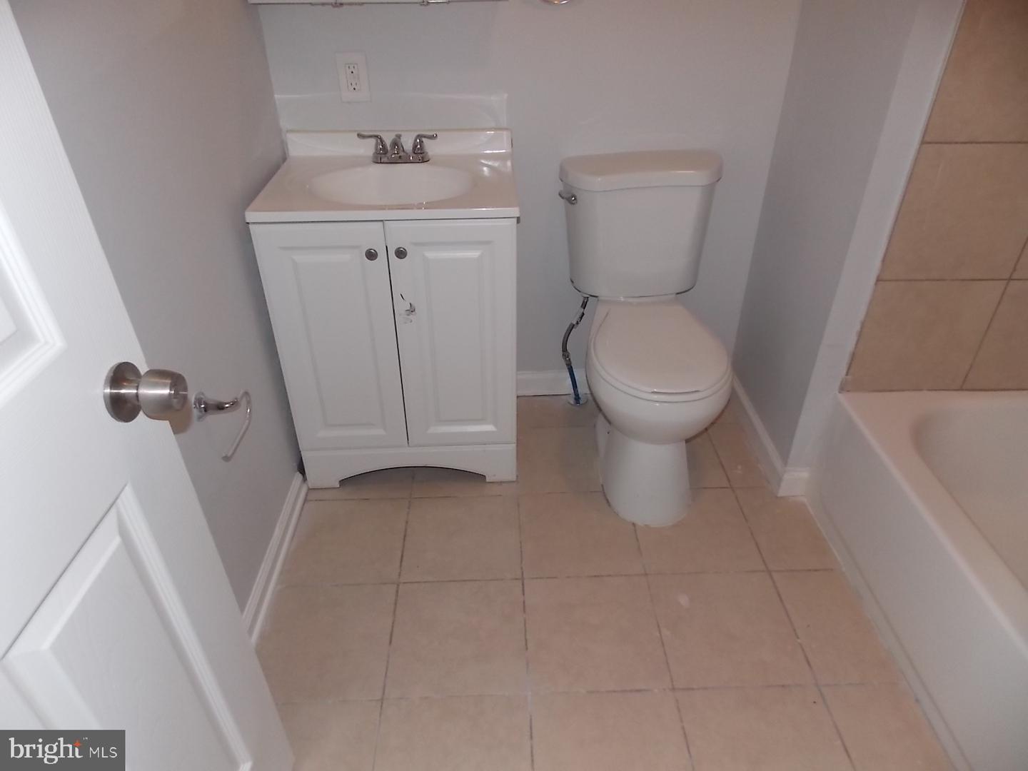 2417 Arlington St Property Photo 10