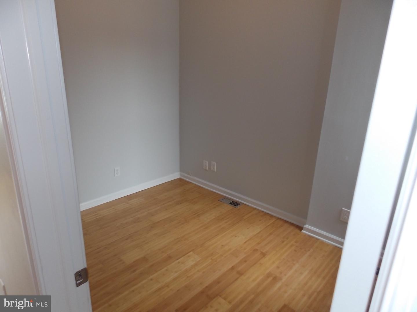 2417 Arlington St Property Photo 18