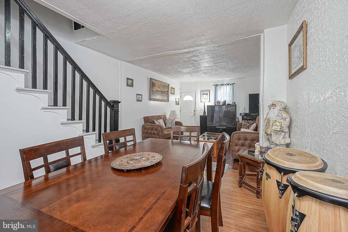 2106 N Orianna St Property Photo 8