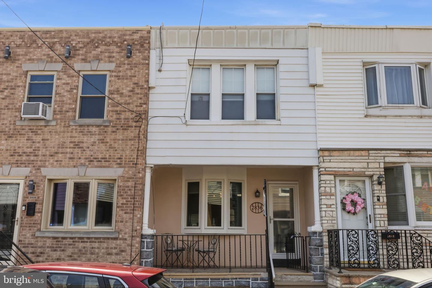 2836 S SYDENHAM ST Property Photo 1