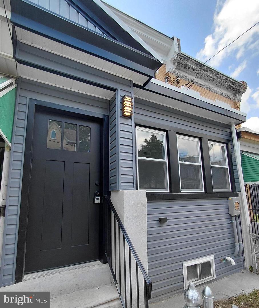 43 E SHARPNACK ST Property Photo 1