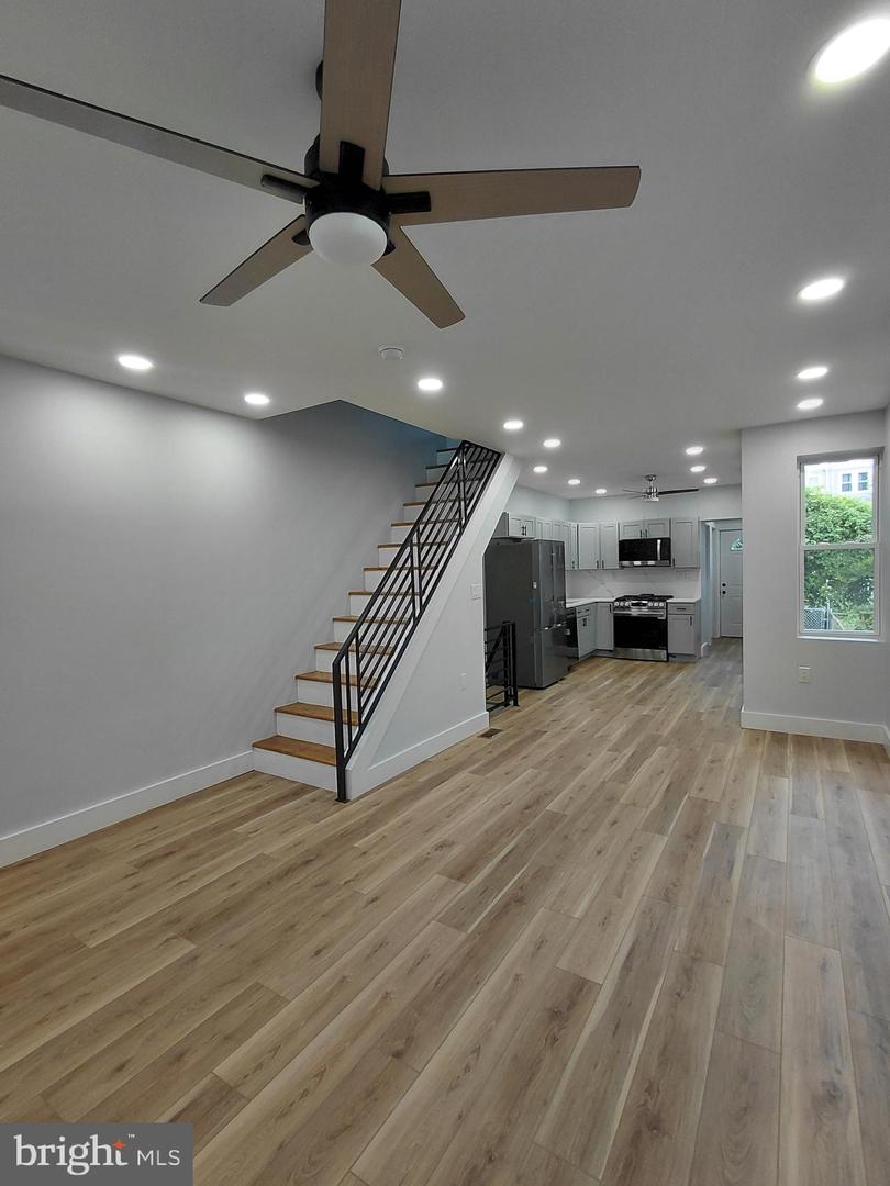 43 E Sharpnack St Property Photo 6