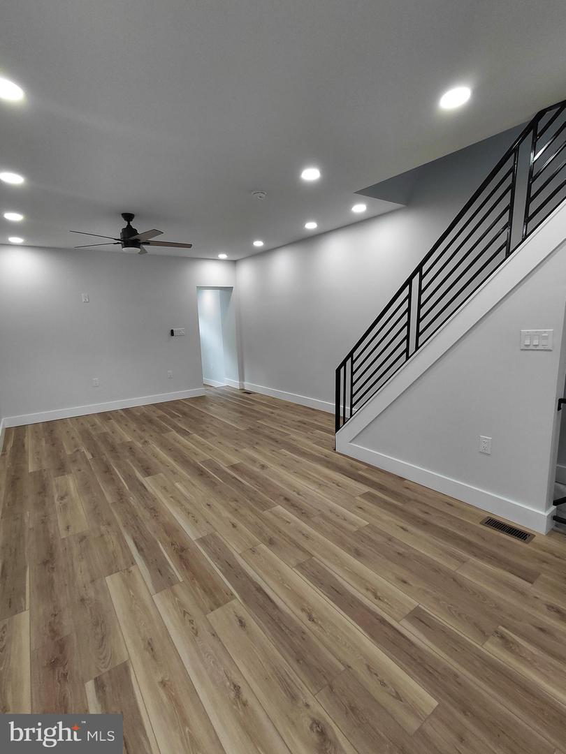 43 E Sharpnack St Property Photo 8