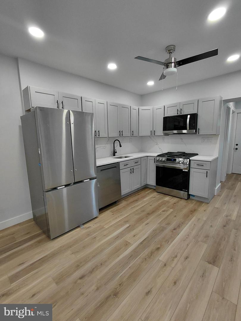 43 E Sharpnack St Property Photo 10
