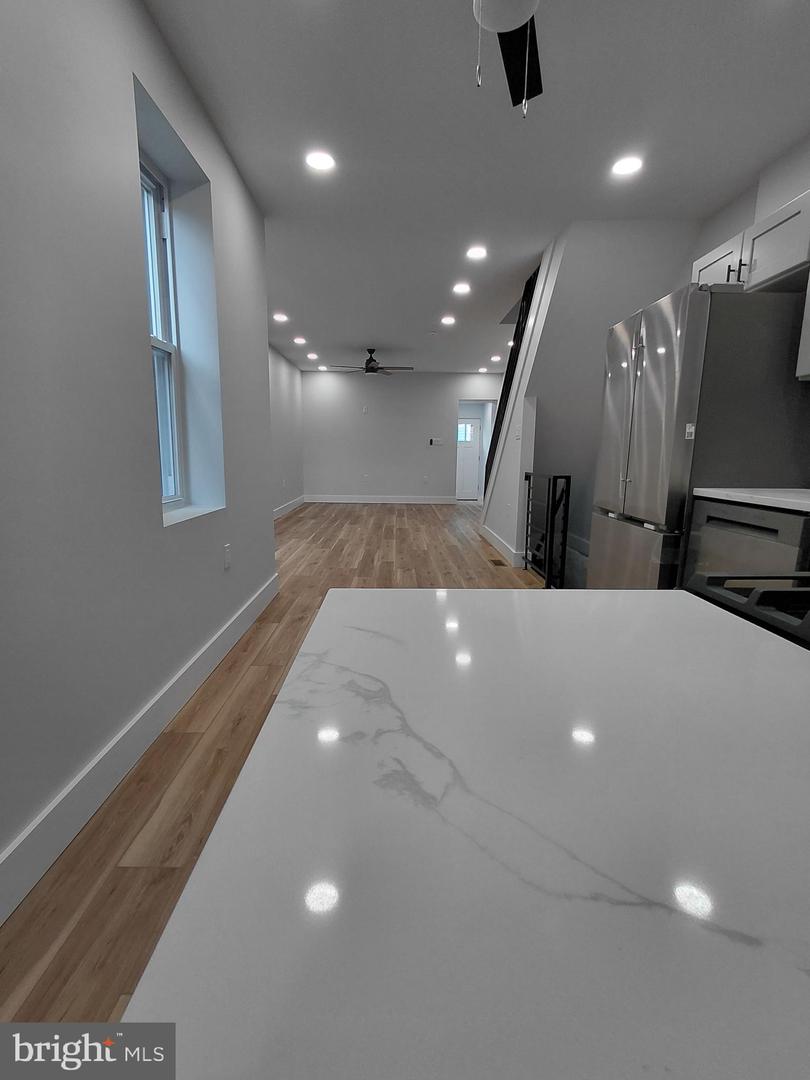 43 E Sharpnack St Property Photo 12