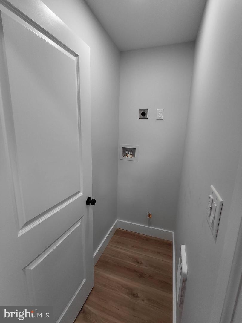 43 E Sharpnack St Property Photo 13