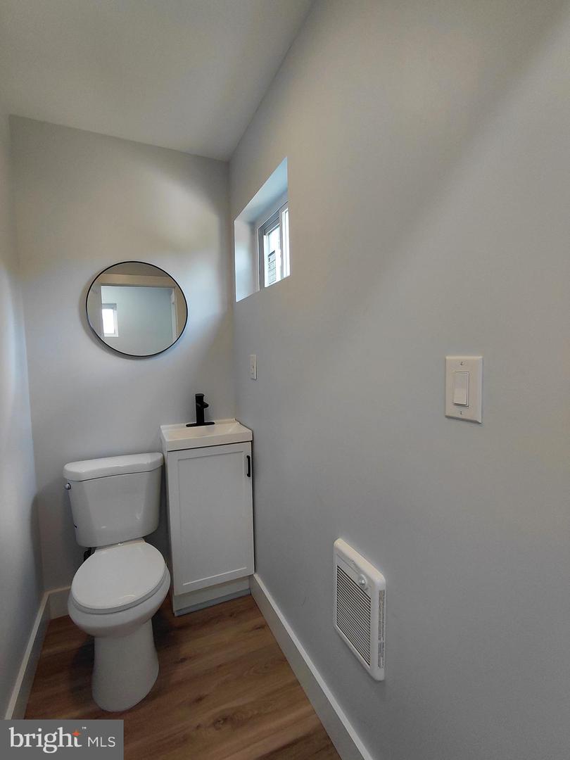 43 E Sharpnack St Property Photo 14