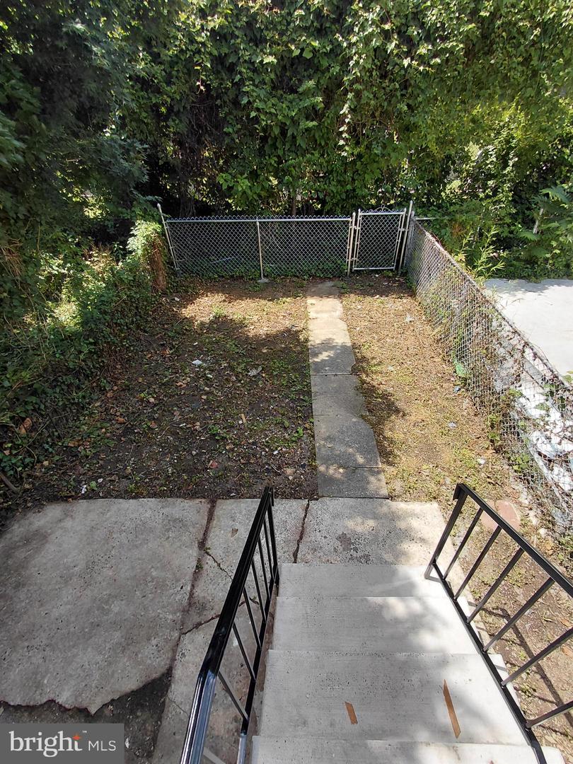 43 E Sharpnack St Property Photo 15