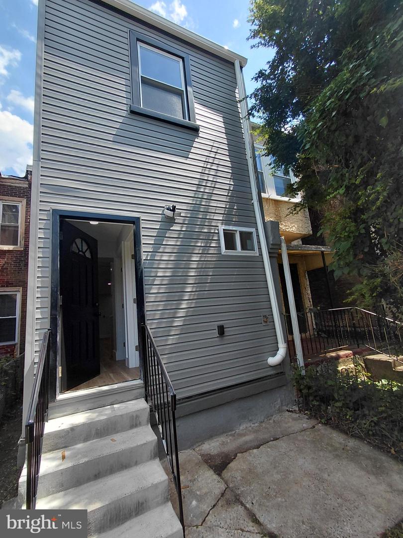 43 E Sharpnack St Property Photo 17