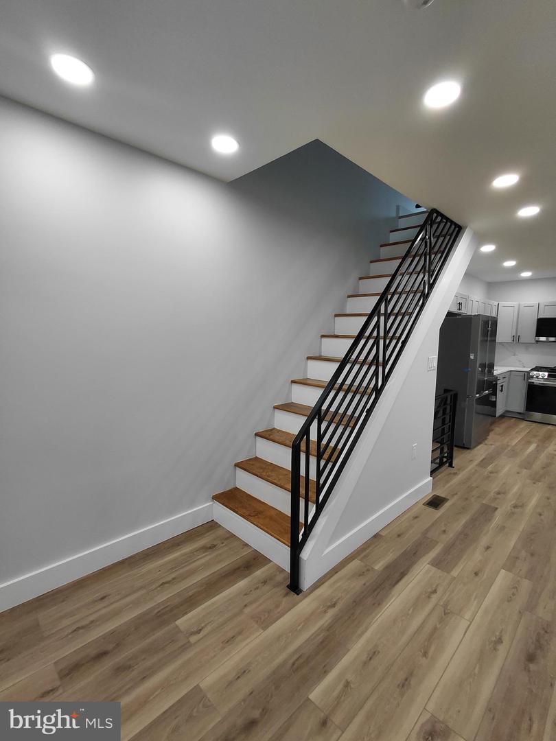 43 E Sharpnack St Property Photo 18