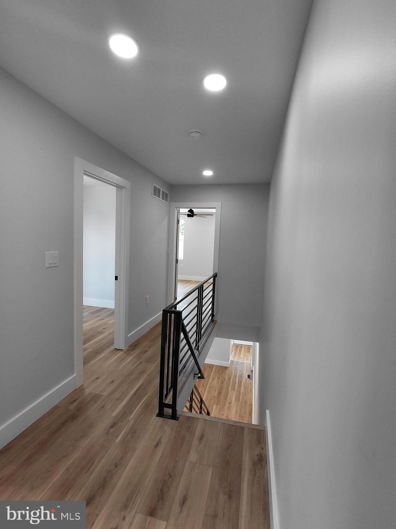 43 E Sharpnack St Property Photo 19