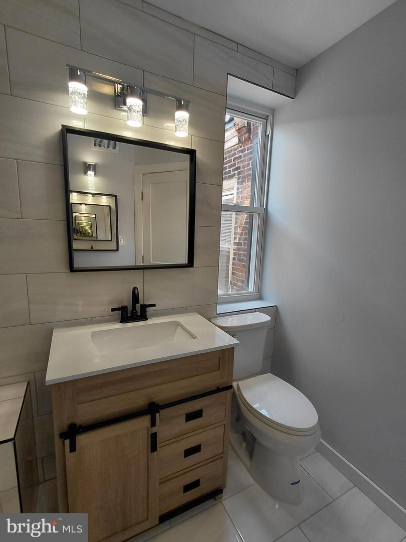 43 E Sharpnack St Property Photo 27