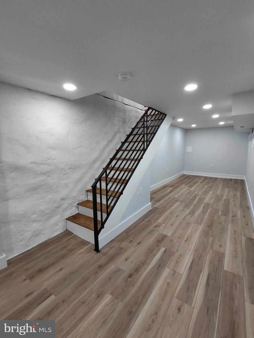 43 E Sharpnack St Property Photo 32