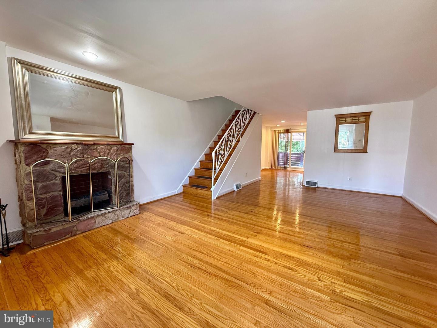 1106 E Hortter St Property Photo 3