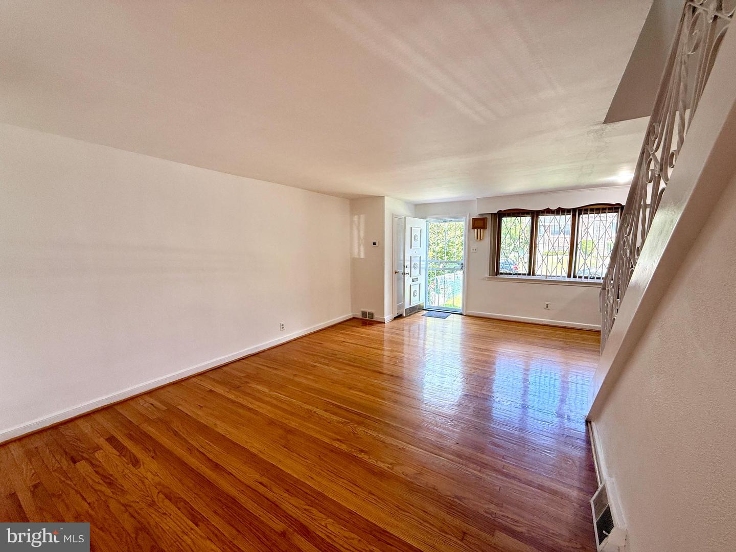 1106 E Hortter St Property Photo 5
