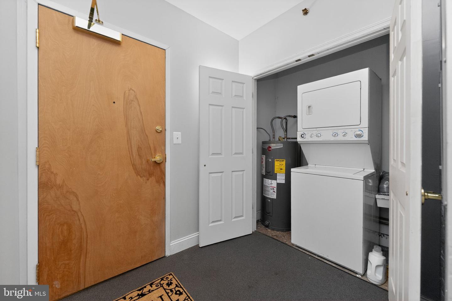 141 N 2nd St #1b Property Photo 7
