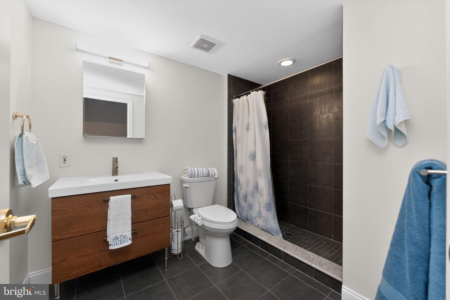 141 N 2nd St #1b Property Photo 14