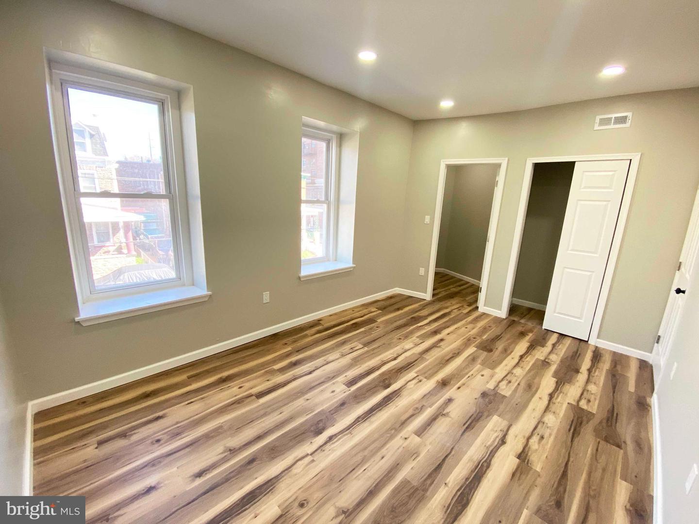 1426 W Rockland St #2nd Fl Property Photo 4