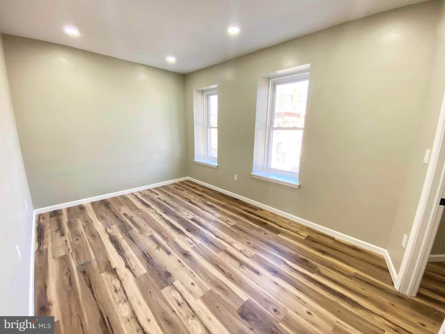 1426 W Rockland St #2nd Fl Property Photo 5