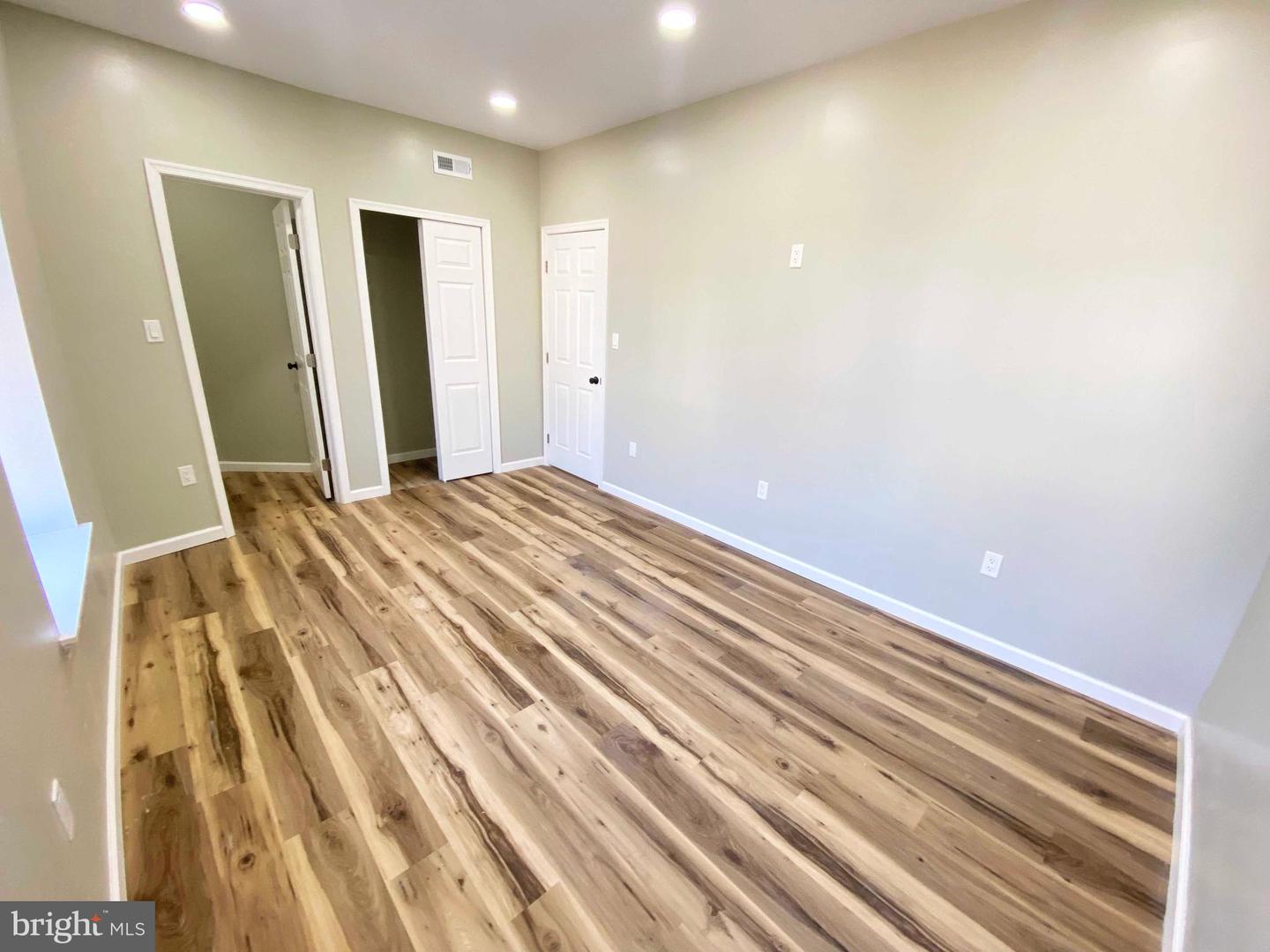 1426 W Rockland St #2nd Fl Property Photo 6