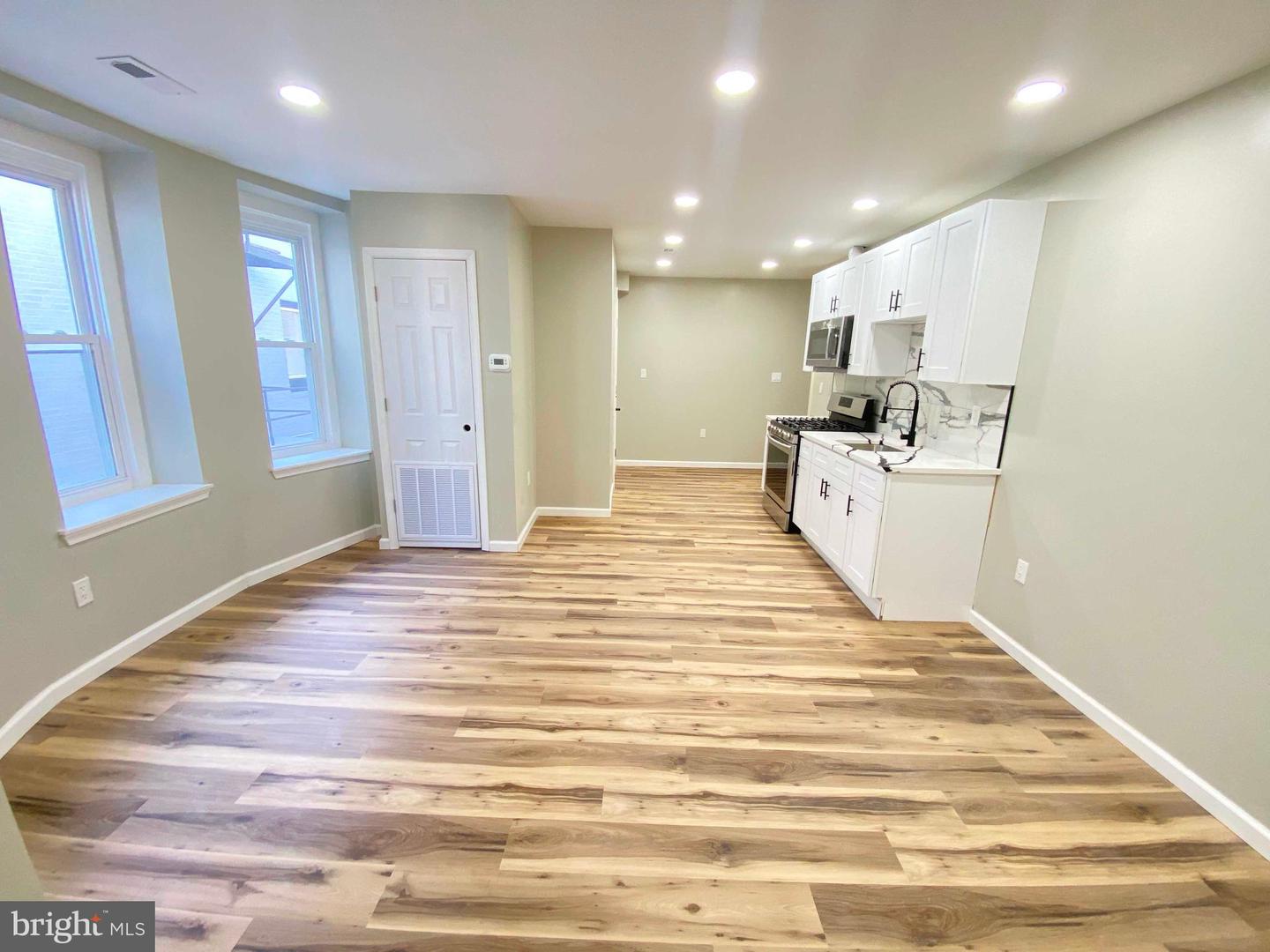 1426 W Rockland St #2nd Fl Property Photo 7