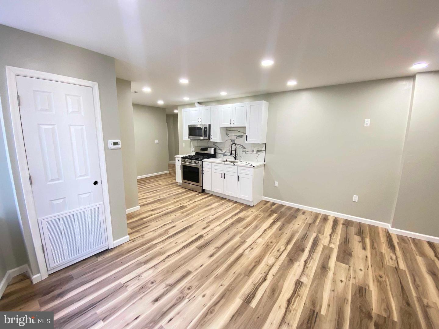 1426 W Rockland St #2nd Fl Property Photo 12
