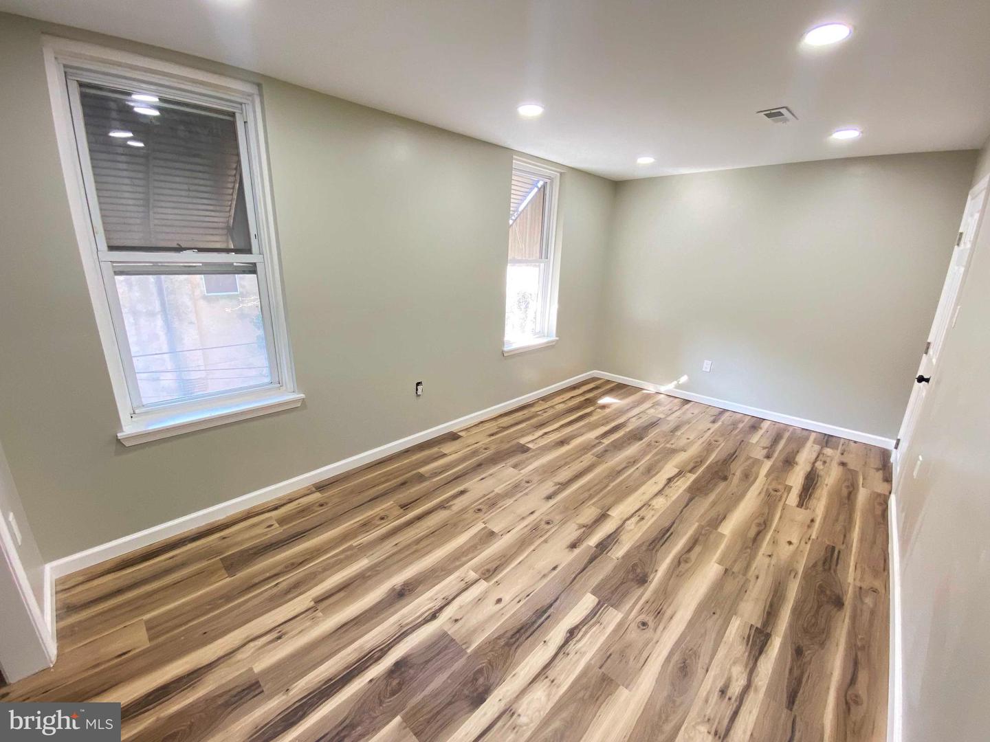 1426 W Rockland St #2nd Fl Property Photo 21