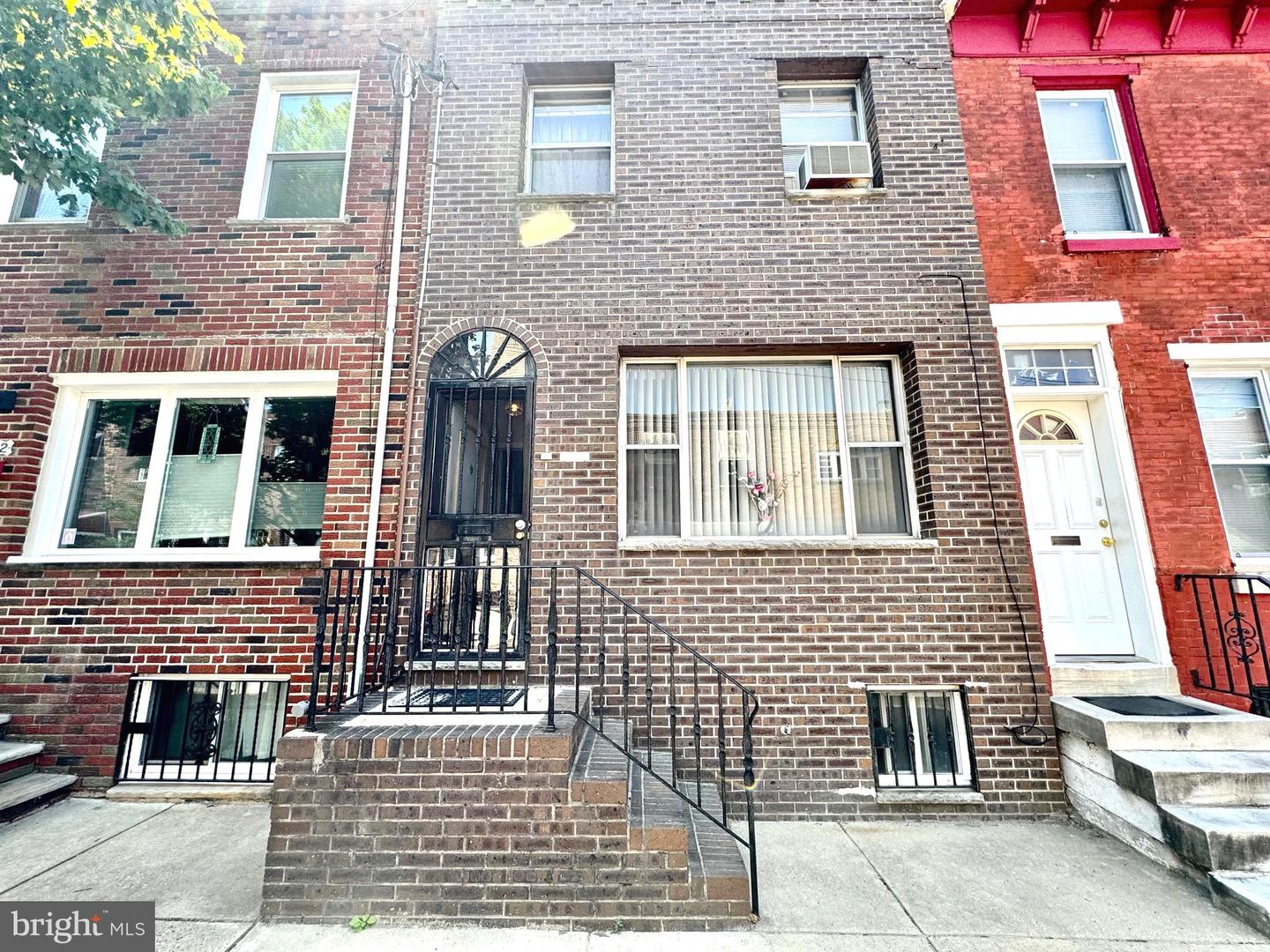 1410 S BEULAH ST Property Photo 1